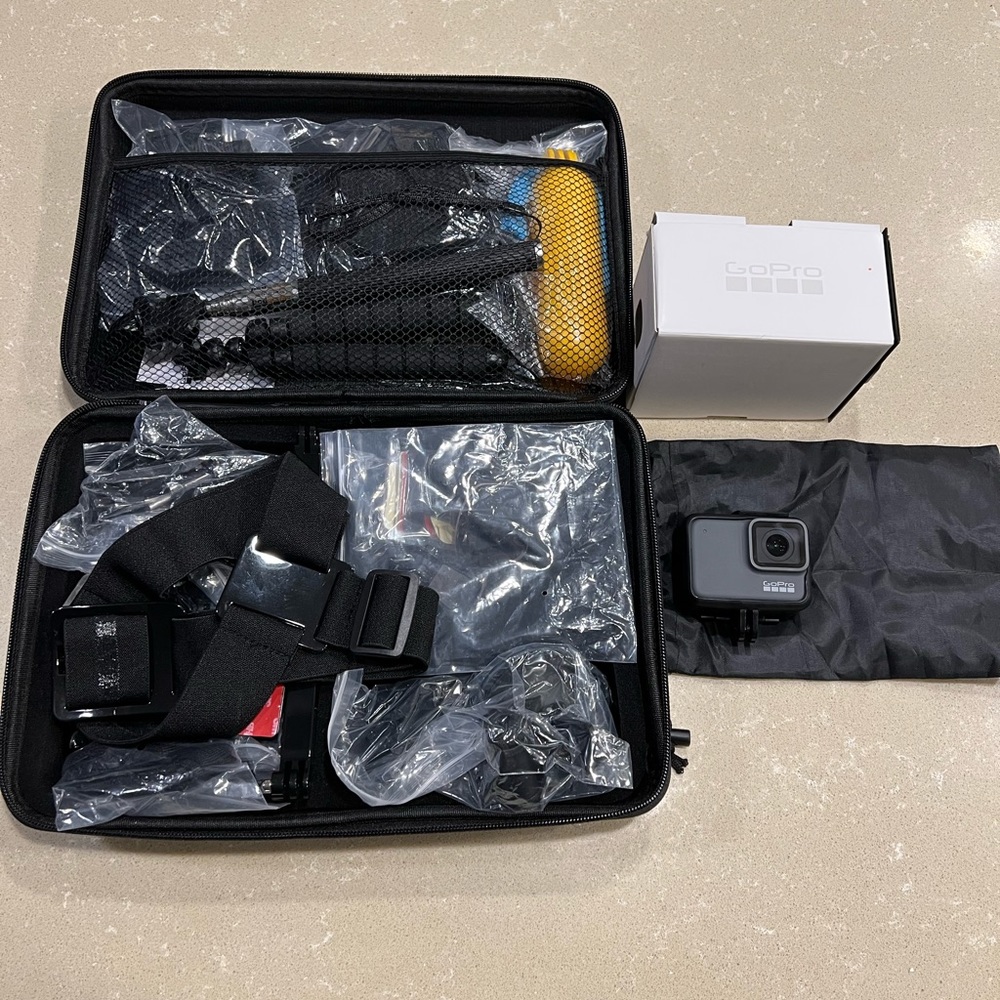 GoPro Hero 7 Silver Bundle (Never Used)